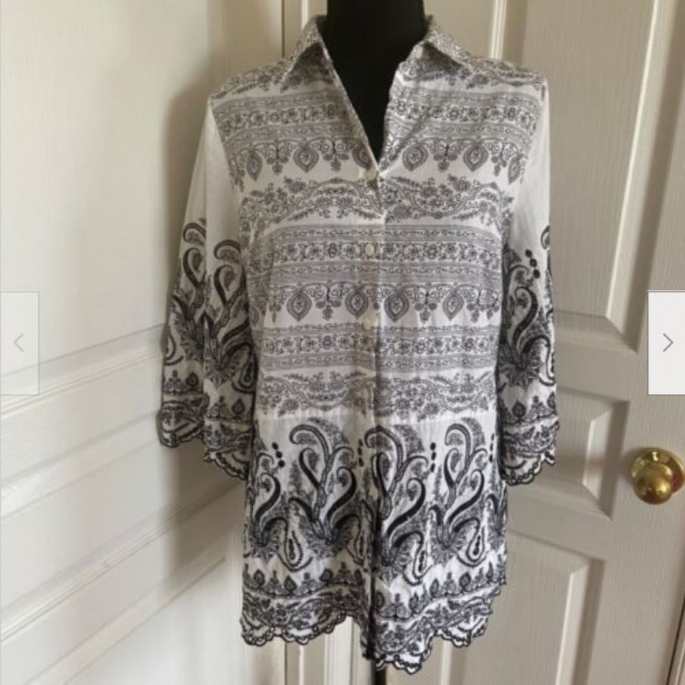Embroidered Black and White Eyelet Buttondown Shirt Size 4-6